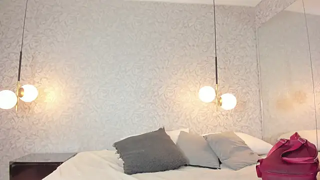 leigh-angels online show from April 8, 2026, 9:37 pm