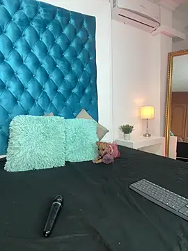 Lillie Burges online show from March 5, 2026, 2:02 pm