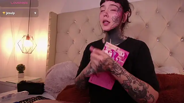 SylveonFox online show from December 17, 2024, 12:54 pm