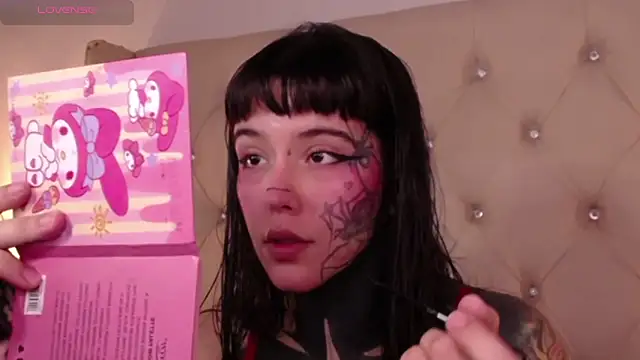 SylveonFox online show from December 18, 2024, 1:12 pm