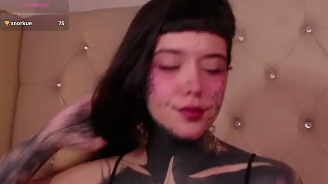 SylveonFox online show from December 20, 2024, 1:25 am