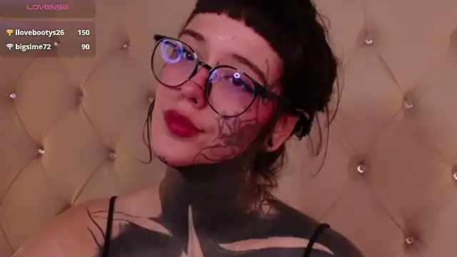 SylveonFox online show from December 20, 2024, 4:04 pm