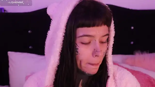 SylveonFox online show from February 14, 2025, 9:10 pm