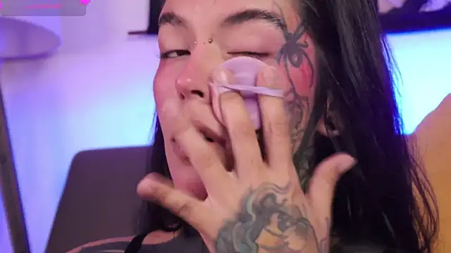 SylveonFox online show from October 22, 2025, 10:37 am