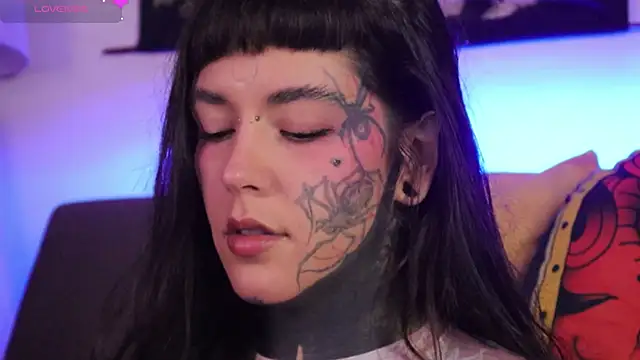 SylveonFox online show from November 17, 2025, 5:46 am