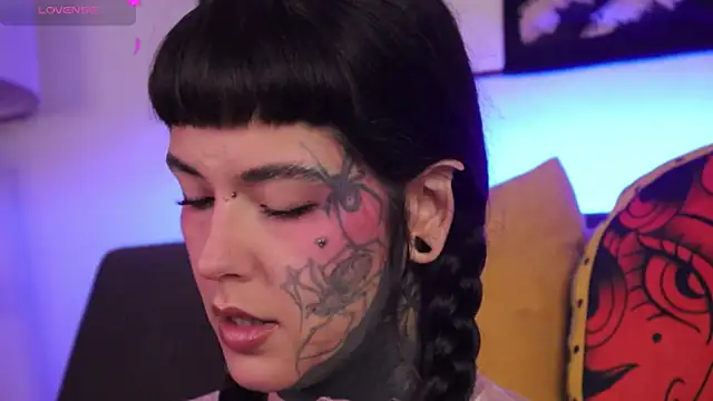 SylveonFox online show from November 25, 2025, 9:42 am