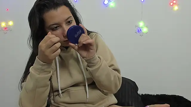 cami-01 online show from December 22, 2024, 10:58 pm