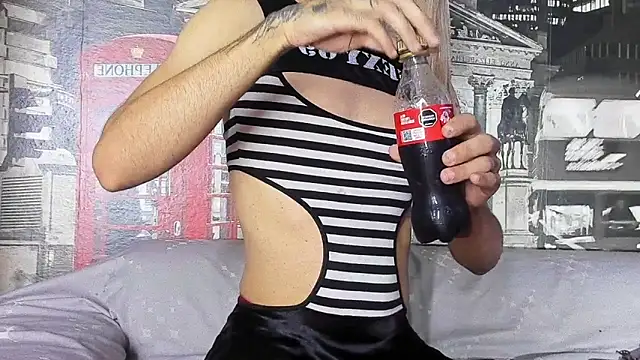 Haileybieberr online show from March 4, 2026, 2:56 pm