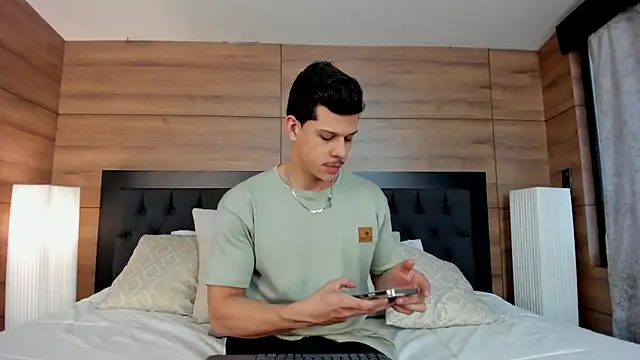 MarcoSullivan online show from December 25, 2024, 7:24 pm