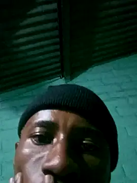 HandsomeBuoyy21 online show from January 10, 2026, 11:31 pm