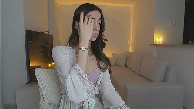 Snapshot of Emmavr chatting on February 16, 2026, 2:07 am Emmavr online show from February 16, 2026, 2:07 am