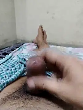 AUNTY1984 online show from September 29, 2025, 6:57 pm