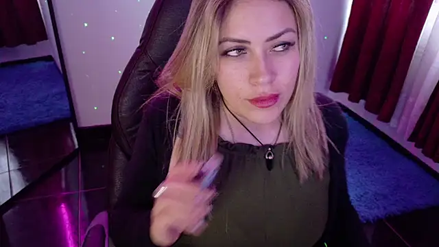 Natalia Montoya online show from September 24, 2025, 10:13 pm