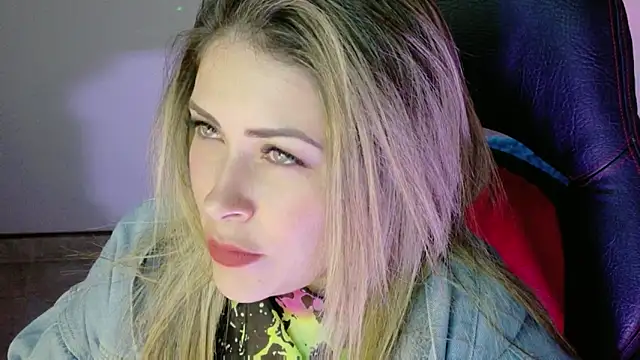 Natalia Montoya online show from November 12, 2025, 12:33 am