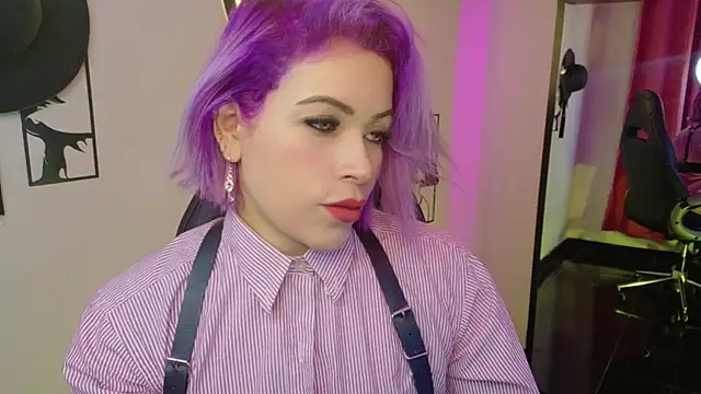 Natalia Montoya online show from July 7, 2026, 9:46 am