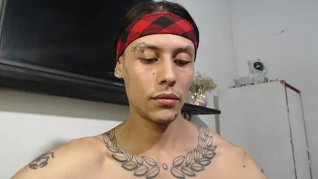 bix couples online show from November 2, 2025, 4:37 am