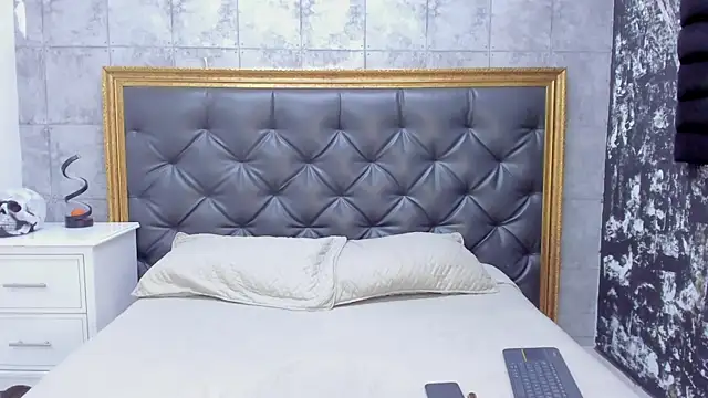 LaurenSnow online show from December 24, 2024, 3:16 pm