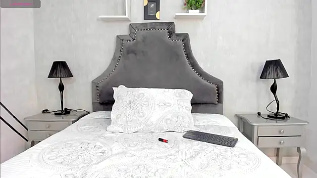 LaurenSnow online show from November 2, 2025, 3:36 pm