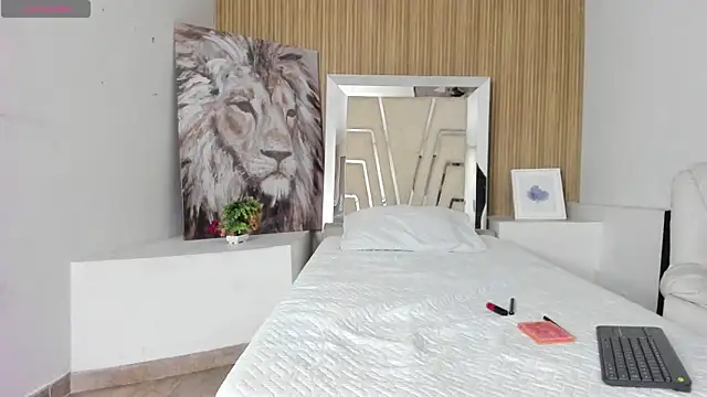 LaurenSnow online show from April 23, 2026, 3:03 pm