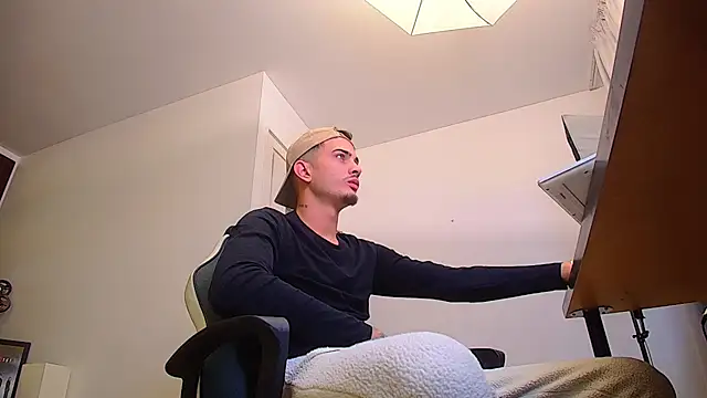 BrandonTate online show from October 1, 2025, 4:07 am