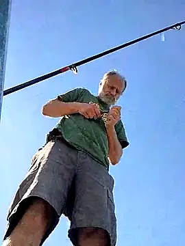 FloppyPickle4u online show from October 27, 2025, 7:51 pm