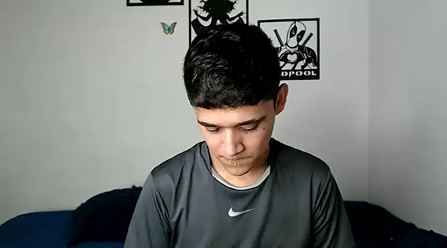 kaiine190 online show from March 21, 2025, 3:13 pm