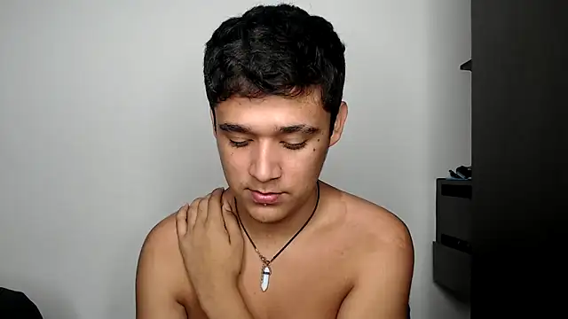 kaiine190 online show from April 16, 2026, 5:19 am