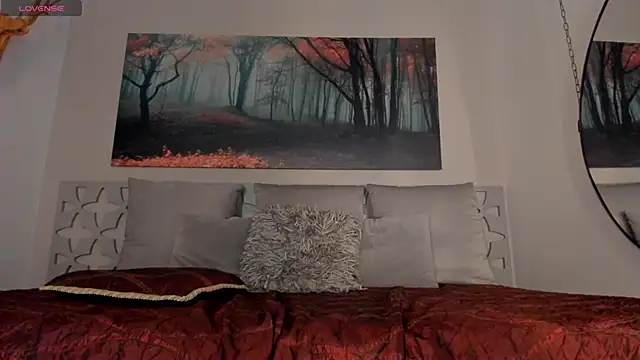 LunaRuso online show from February 18, 2025, 10:58 pm