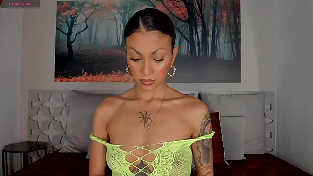 LunaRuso online show from February 24, 2025, 8:14 pm