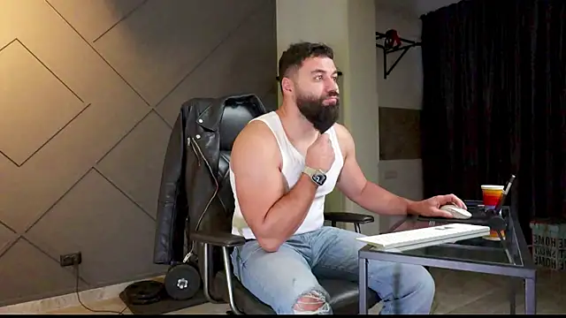 mattmasterss online show from January 15, 2025, 4:47 am