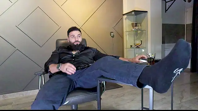 mattmasterss online show from February 19, 2025, 1:51 am