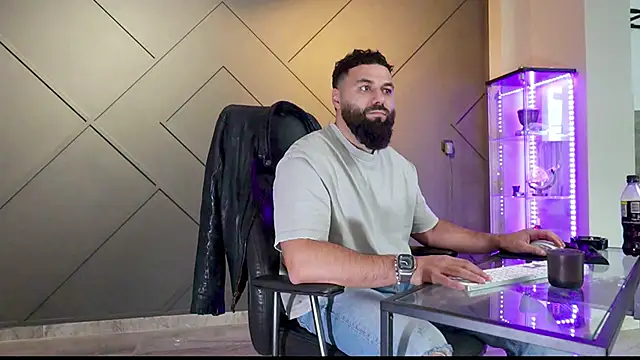 mattmasterss online show from March 2, 2025, 10:45 am