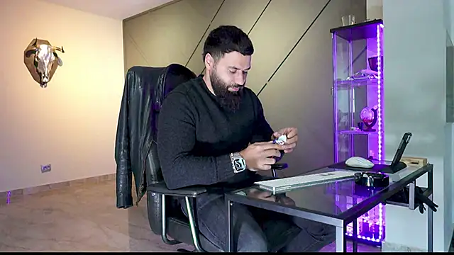 mattmasterss online show from March 19, 2025, 9:38 am