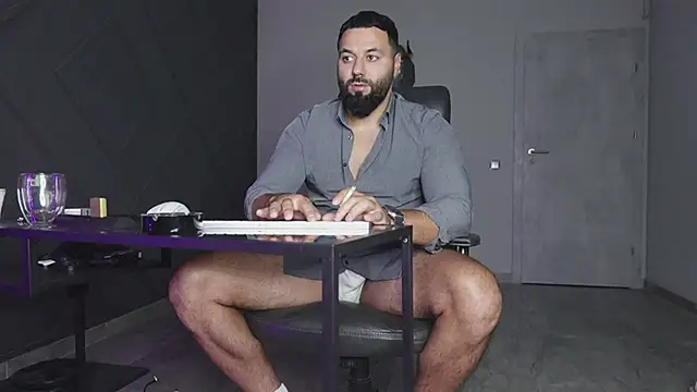 mattmasterss online show from October 3, 2025, 7:44 pm