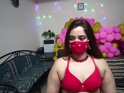 Arushisingh8888 online show from December 20, 2024, 12:16 pm