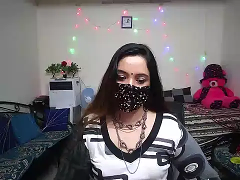 Arushisingh8888 online show from February 11, 2025, 9:42 am