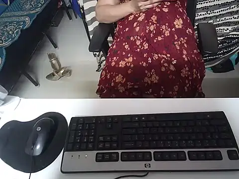 Arushisingh8888 online show from March 13, 2025, 10:47 am