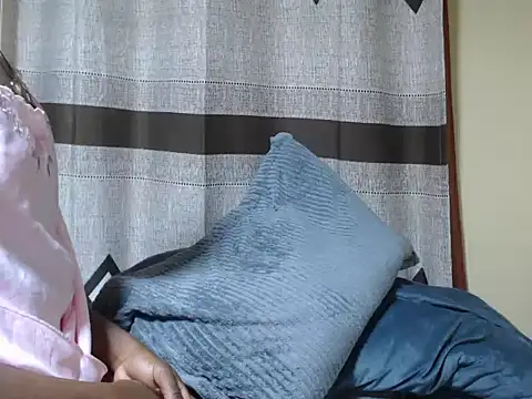 khakiline online show from October 21, 2025, 6:41 pm