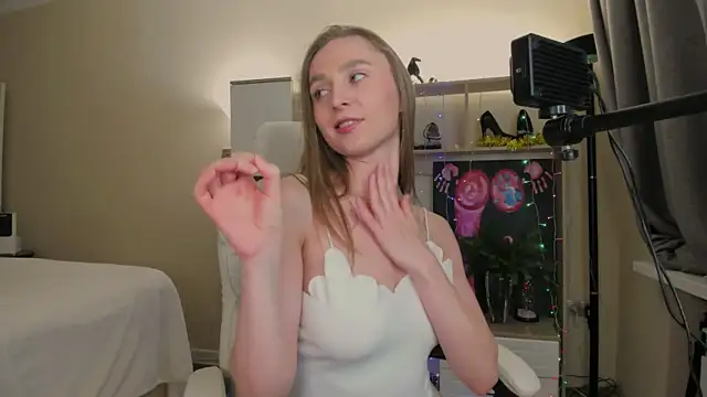 CharlotteWells online show from January 3, 2025, 2:30 pm