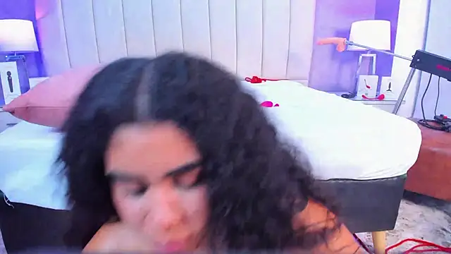 Liana Asaff online show from February 26, 2025, 3:21 am