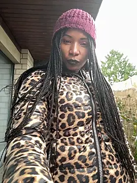 Shantel-Olivia online show from December 17, 2025, 9:04 am