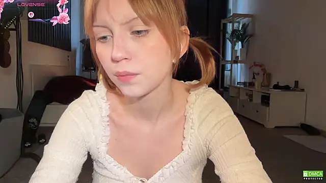 Snapshot of electric_babe chatting on October 25, 2025, 10:56 am electric babe online show from October 25, 2025, 10:56 am