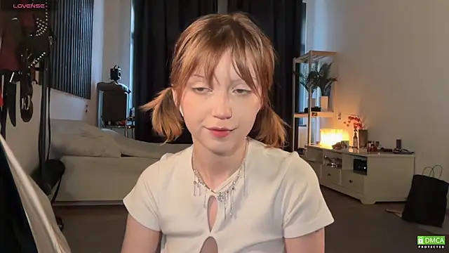 Snapshot of electric_babe chatting on October 28, 2025, 10:41 am electric babe online show from October 28, 2025, 10:41 am