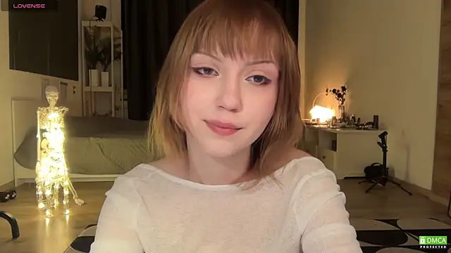 Snapshot of electric_babe chatting on December 19, 2025, 2:35 pm electric babe online show from December 19, 2025, 2:35 pm