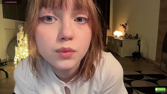 Snapshot of electric_babe chatting on December 21, 2025, 2:24 pm electric babe online show from December 21, 2025, 2:24 pm