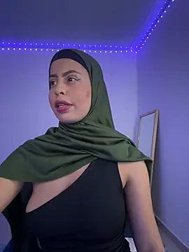 JannaNader12 online show from February 17, 2025, 10:14 pm