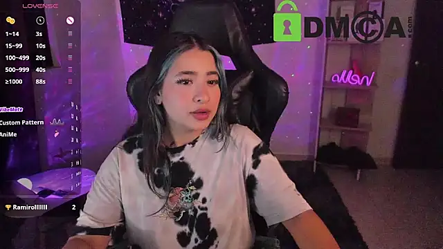 sweetcoralinee online show from March 5, 2025, 1:10 am