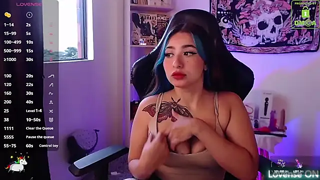 sweetcoralinee online show from September 24, 2025, 9:51 pm