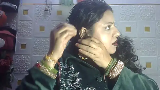 Snapshot of Sexy_komolika chatting on January 31, 2025, 3:11 pm Sexy komolika online show from January 31, 2025, 3:11 pm