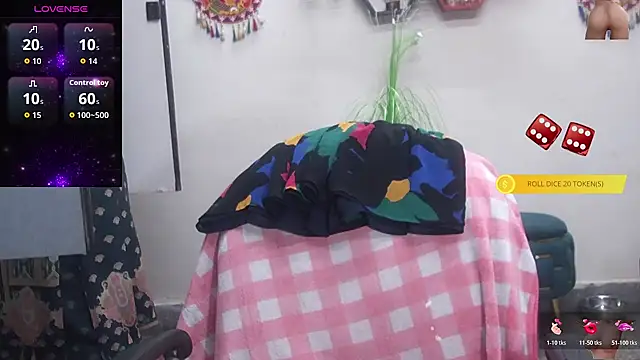 Snapshot of Sexy_komolika chatting on November 1, 2025, 1:35 pm Sexy komolika online show from November 1, 2025, 1:35 pm